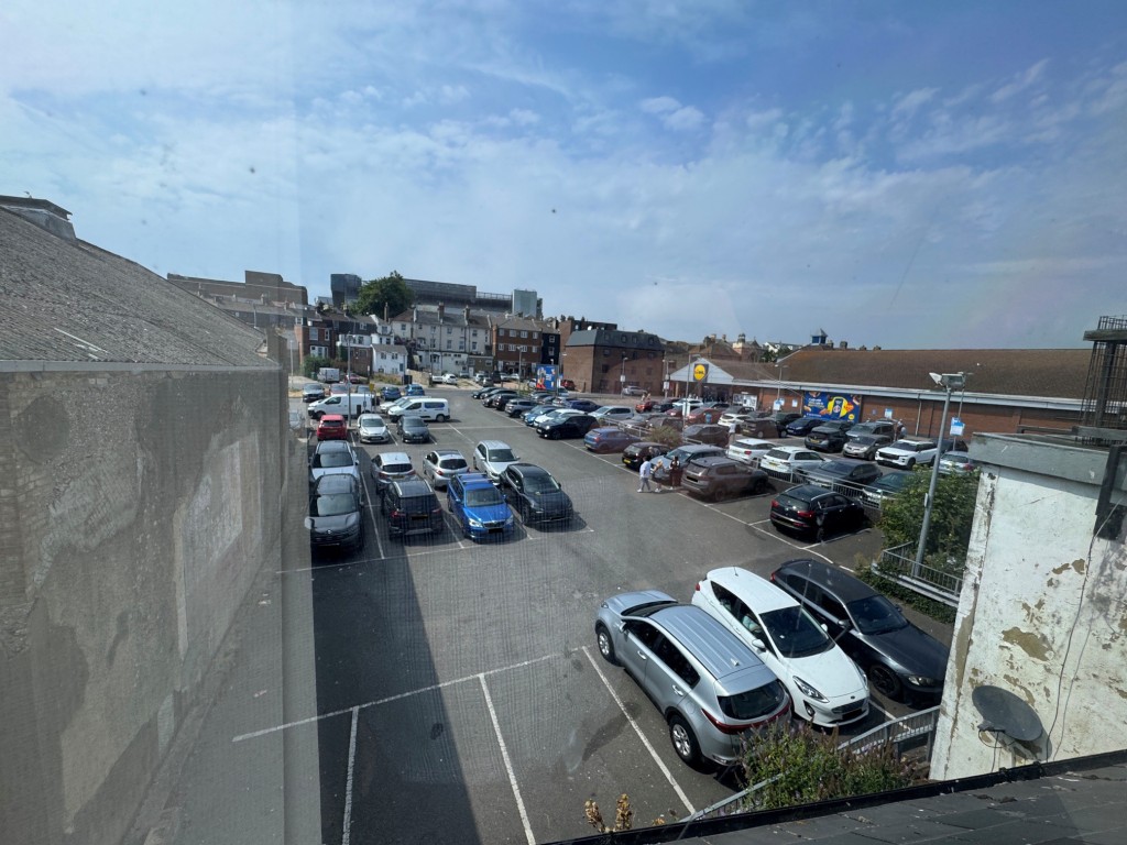 Lot: 92 - FOUR STOREY FREEHOLD BUILDING WITH POTENTIAL - Top floor view to rear